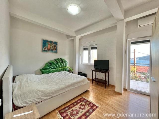 2b u Apartmani "Citrus" u Đenoviću, privatni smeštaj u mestu Djenović, Crna Gora